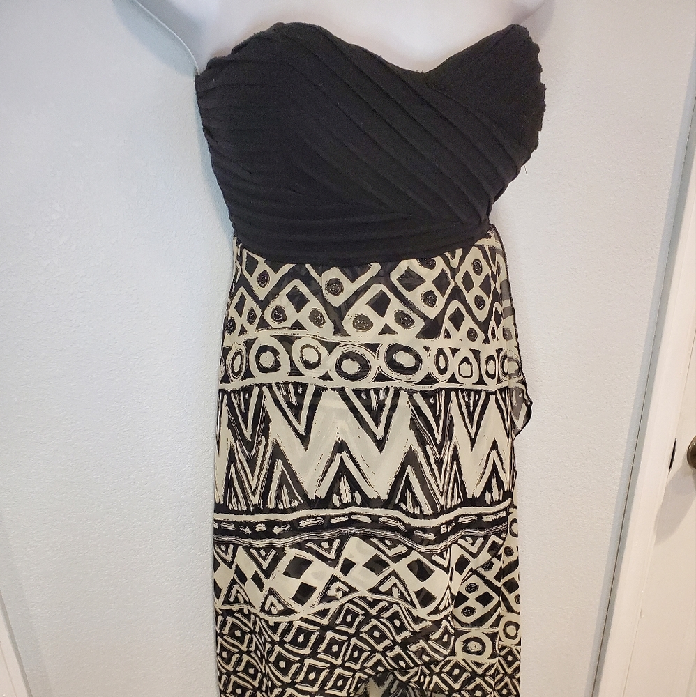 Strapless flow dress